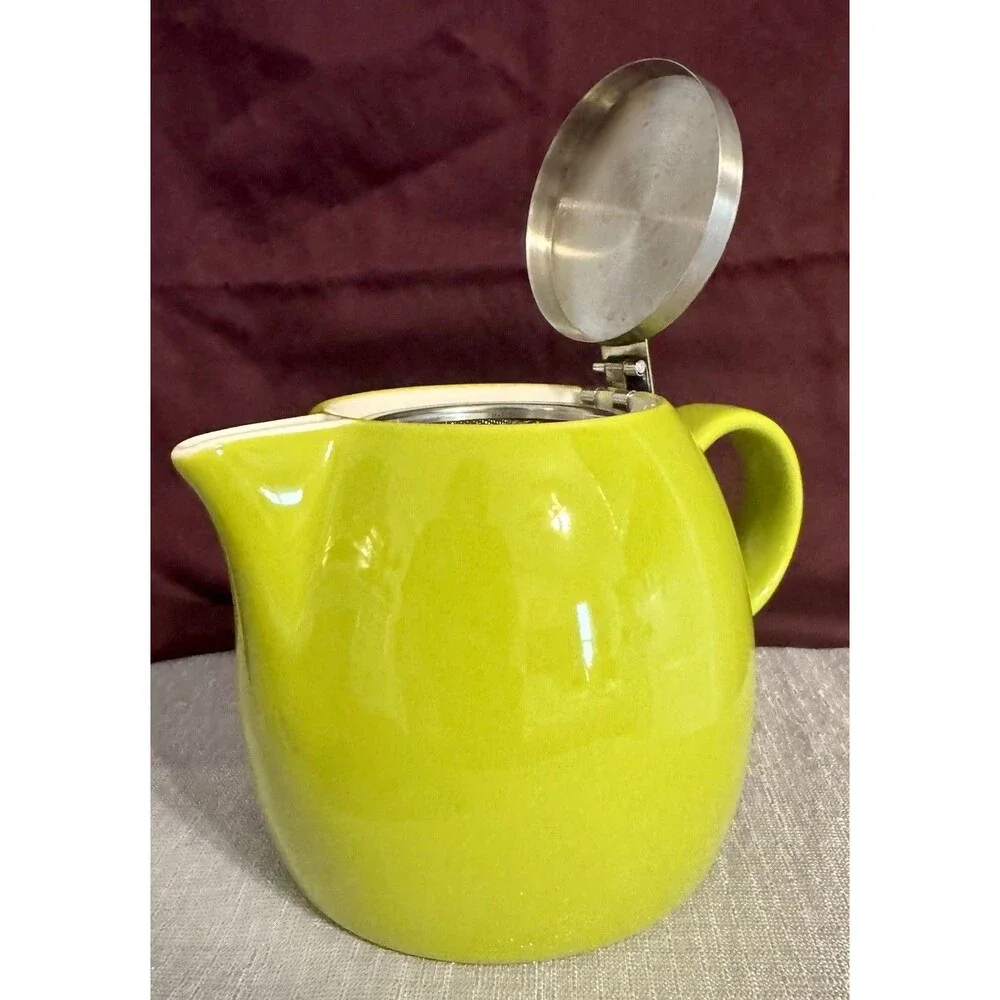 Tea Forté Ceramic 24oz Teapot, Pistachio Green built-in infuser